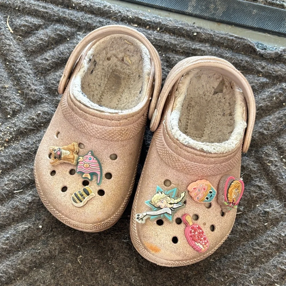 CROCS Kids pink with Charms